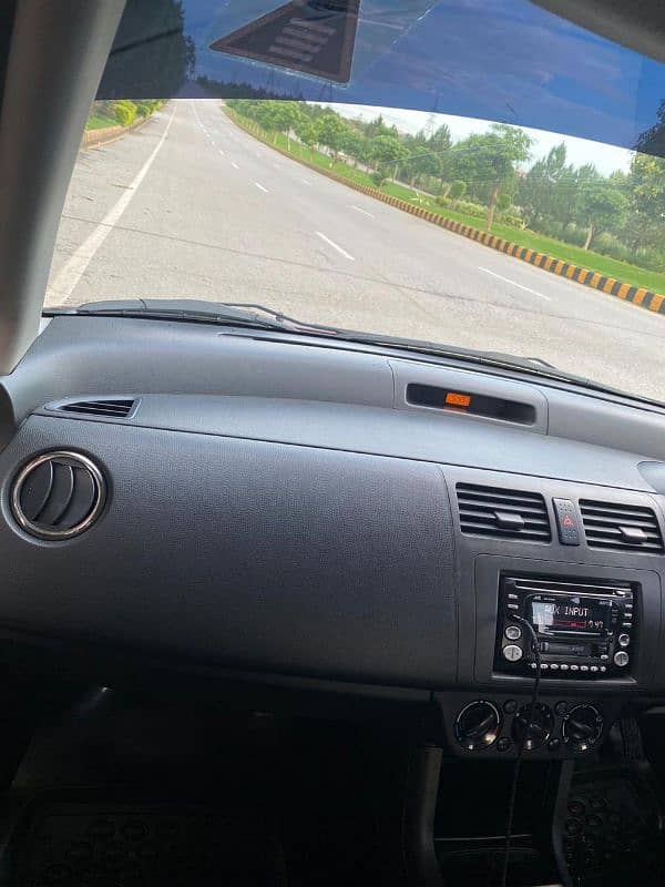 Suzuki Swift 2010 4