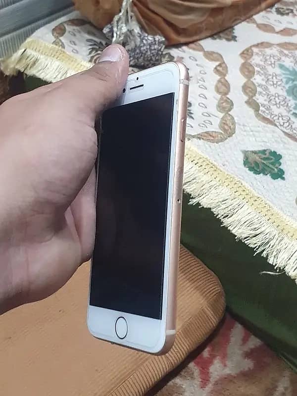 Iphone 8 lush condition whatsapp number 03207315045 4