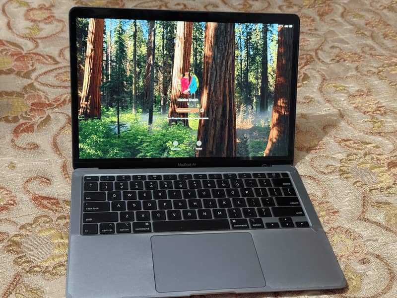MacBook Air 2020, Intel Core i3, 13-Inch 8GB Ram, 256 SSD 2