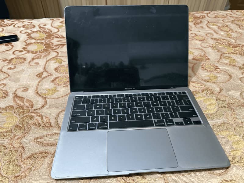 MacBook Air 2020, Intel Core i3, 13-Inch 8GB Ram, 256 SSD 4