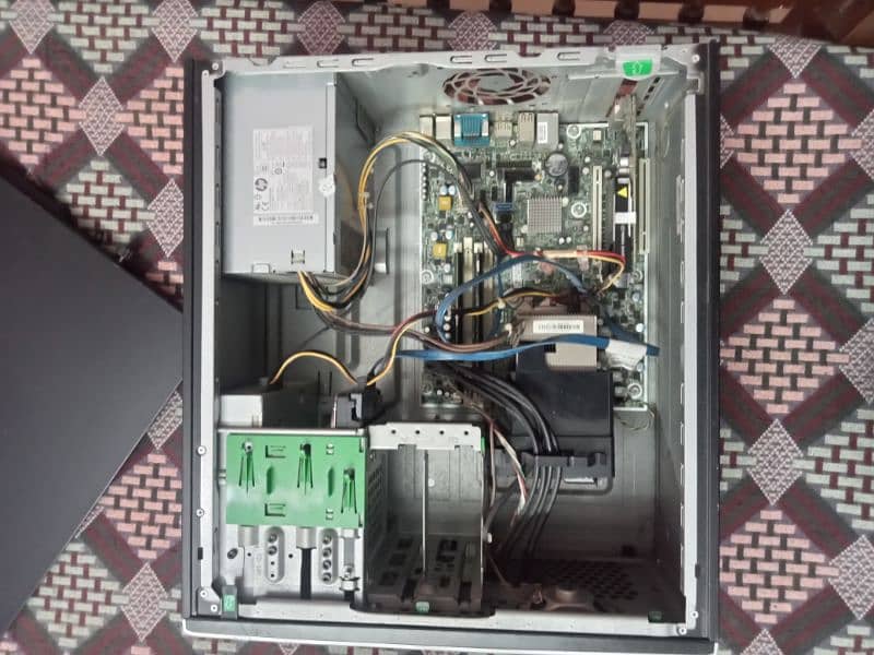 Gaming PC Computer with Accessories 2