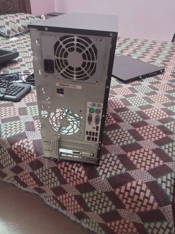 Gaming PC Computer with Accessories 3