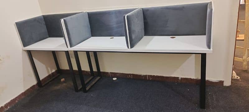 Modern Office Work Stations Setup Avl 1