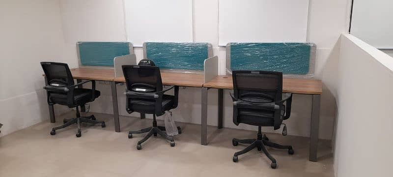 Modern Office Work Stations Setup Avl 2