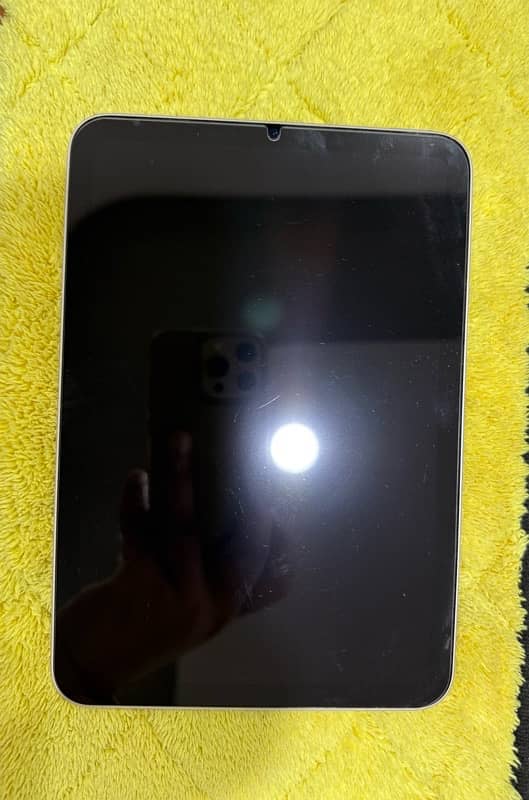 ipad mini 6 10/10 condition 2