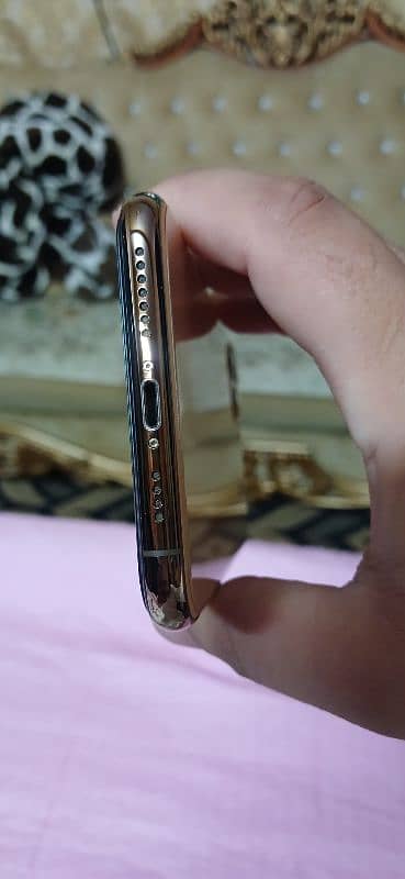 iPhone 11 pro max 10/10 GB 256 battery 82 non pta 4