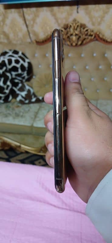 iPhone 11 pro max 10/10 GB 256 battery 82 non pta 5