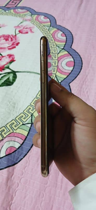 iPhone 11 pro max 10/10 GB 256 battery 82 non pta 7