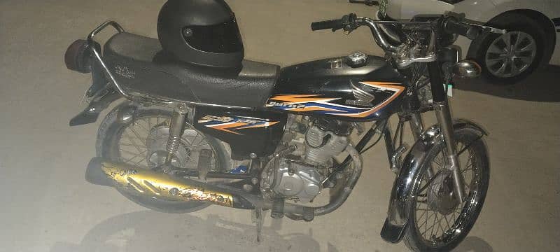 Honda 125 black colour 0
