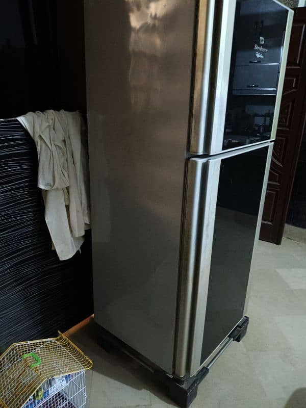 fridge achi condition main hai 1