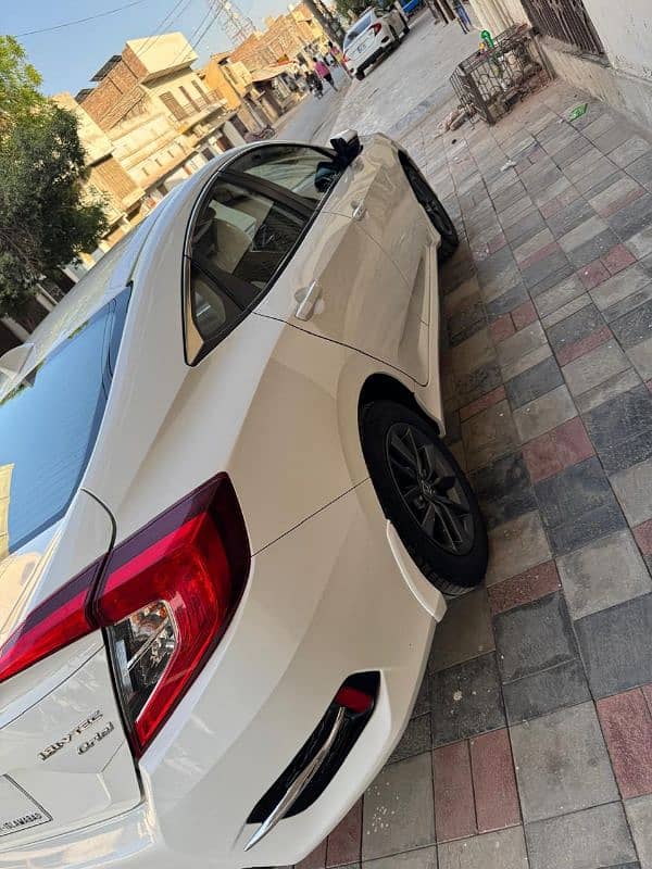 Honda Civic Oriel 1.8 i-VTEC CVT 1