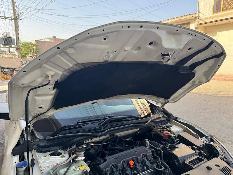 Honda Civic Oriel 1.8 i-VTEC CVT 11