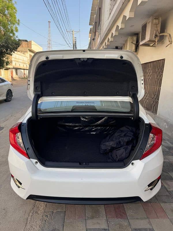 Honda Civic Oriel 1.8 i-VTEC CVT 19