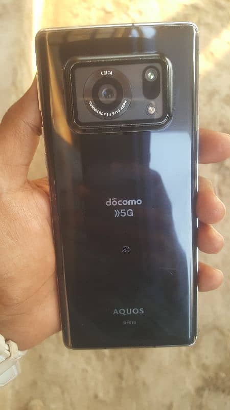 Aquos r6 phone 0