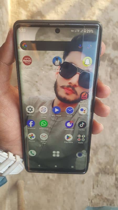 Aquos r6 phone 1