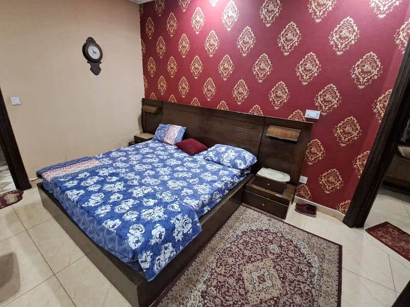 1 king bed with complete set for Sale 1