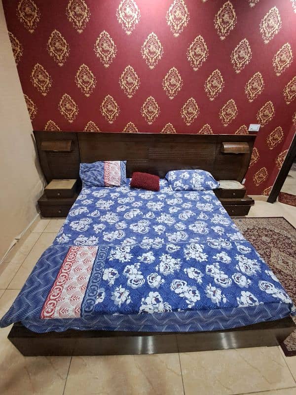 1 king bed with complete set for Sale 2