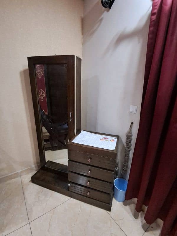 1 king bed with complete set for Sale 3