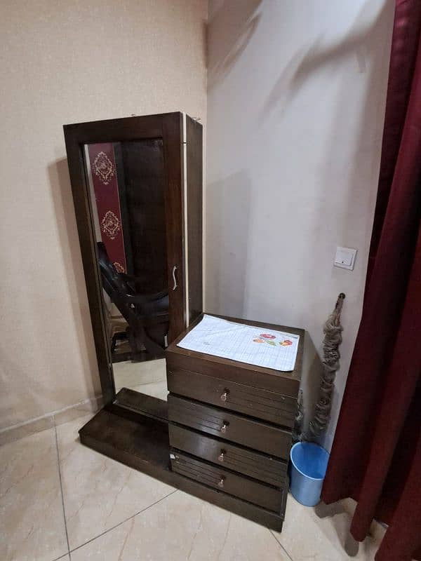 1 king bed with complete set for Sale 4