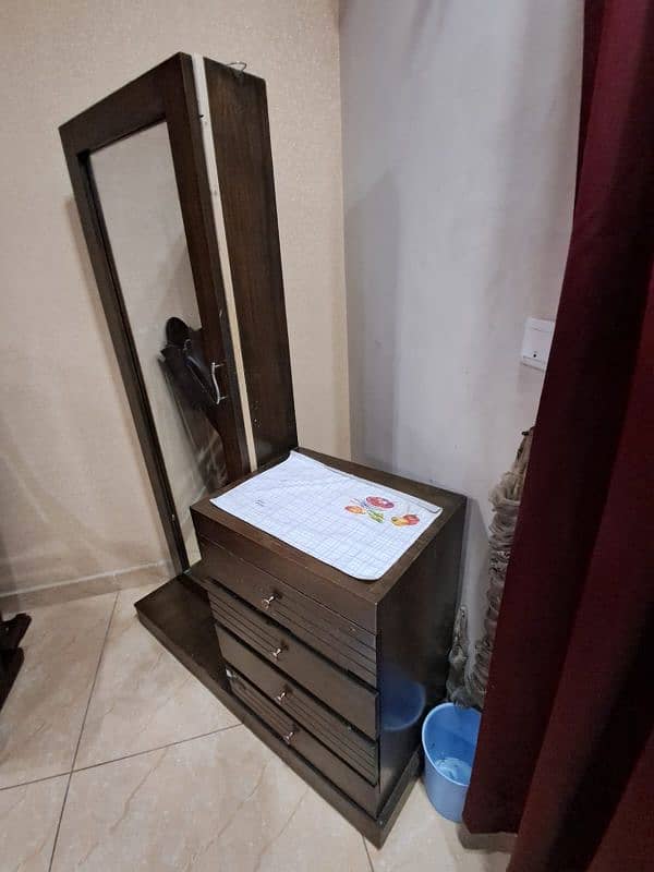 1 king bed with complete set for Sale 5