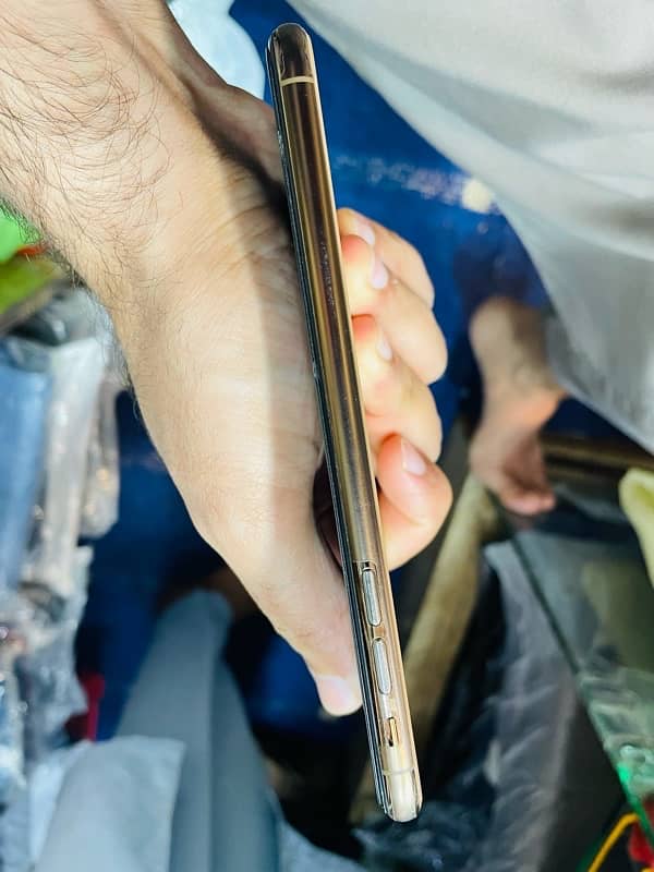 iphone xs max 1