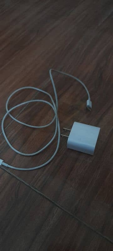 Geniune set of iPhone charger. 0