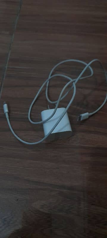 Geniune set of iPhone charger. 1