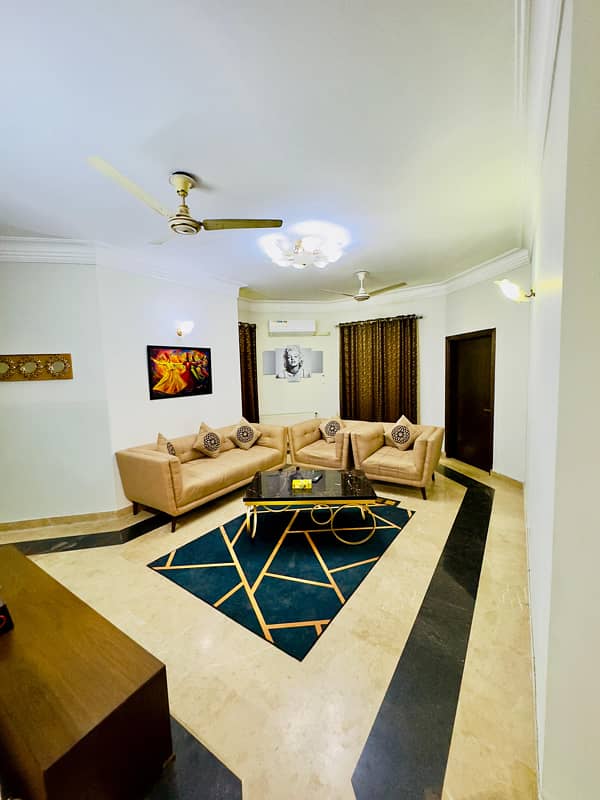 ONE BED LUXURY FURNISHED APARTMENT AVAILABLE FOR RENT IN E-11 1