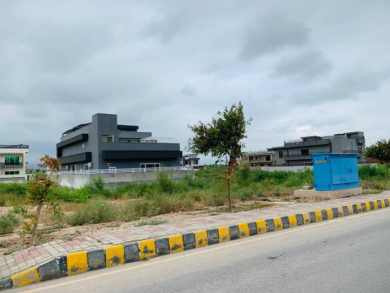 Sector A Series 1000 - 1 kanal South Plot Available For Sale in DHA Phase 1 5
