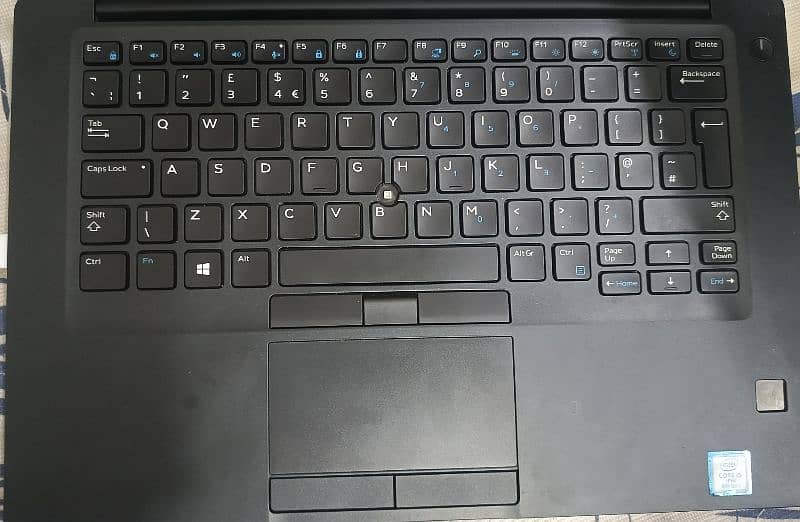 LATITUDE 7490. . CONDITION 9.5 4