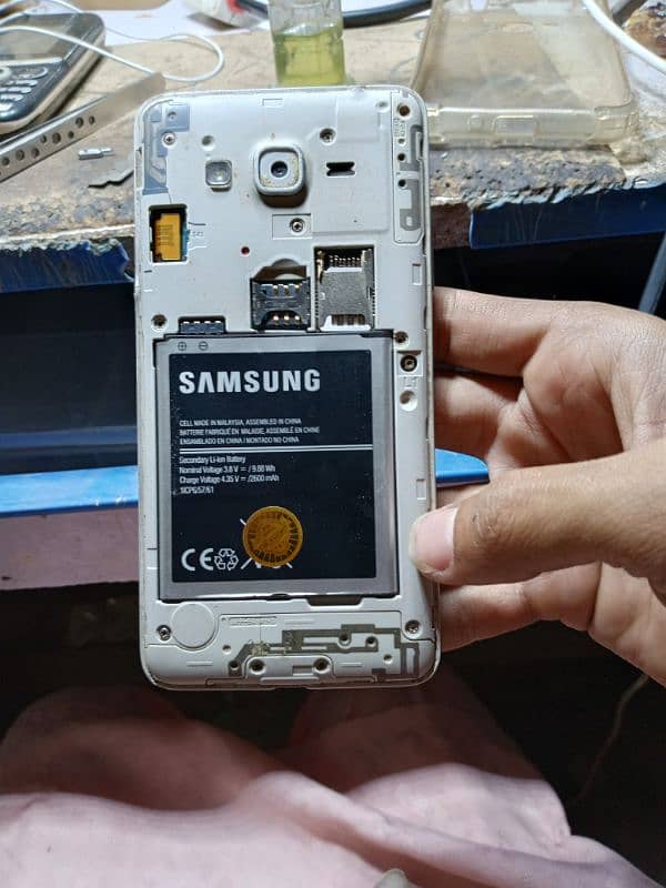 Samsung Galaxy grend prime 13