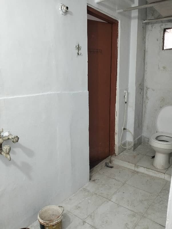 Bage Rizwan 3 Bed DD 1400 square feet  3rd floor (no lift)Rent 50000*Code(13457)* 1