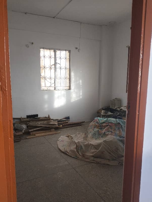 Bage Rizwan 3 Bed DD 1400 square feet  3rd floor (no lift)Rent 50000*Code(13457)* 3