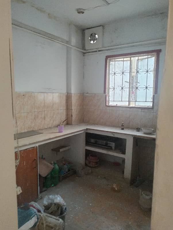 Bage Rizwan 3 Bed DD 1400 square feet  3rd floor (no lift)Rent 50000*Code(13457)* 8