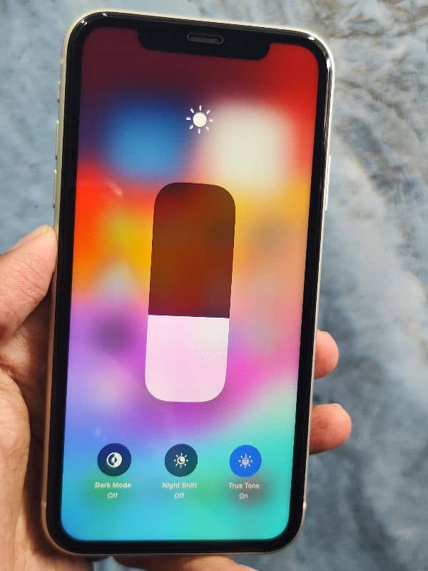 iPhone 11 3