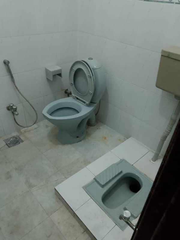 7 Marla basement for rent Gas meter saprat intrance saprat car parking 2