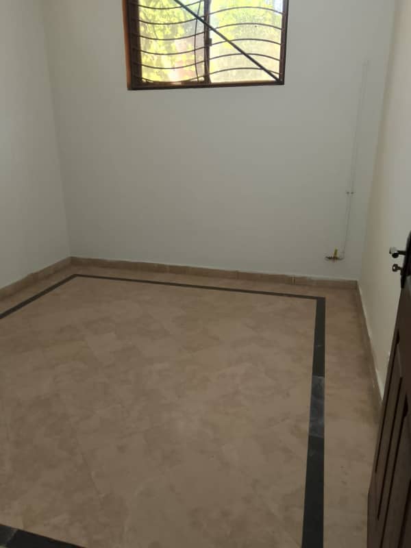 7 Marla basement for rent Gas meter saprat intrance saprat car parking 8