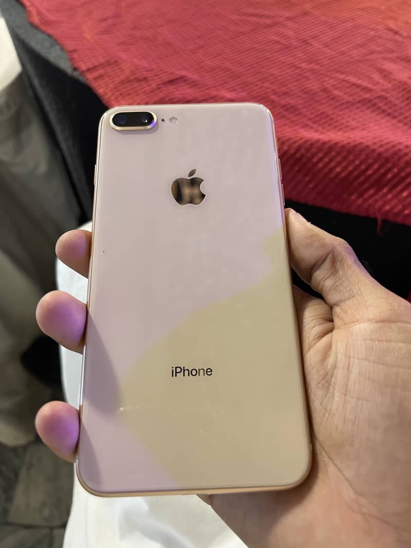 iPhone 8 Plus 1