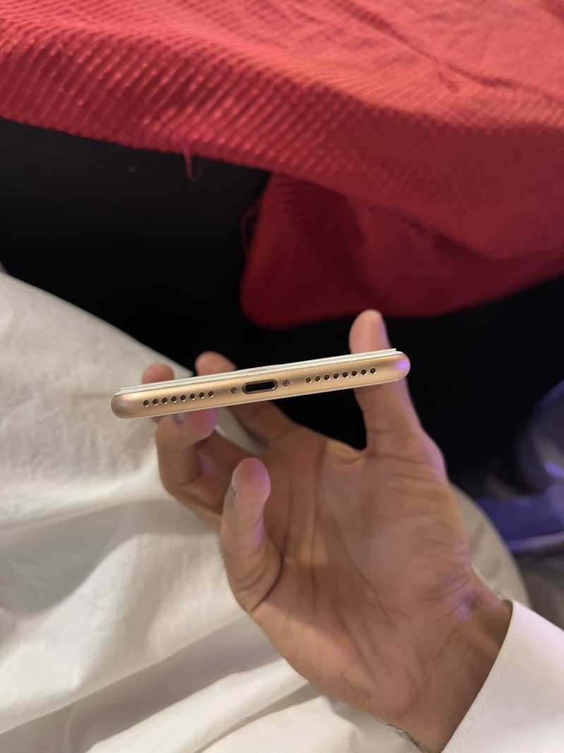 iPhone 8 Plus 4
