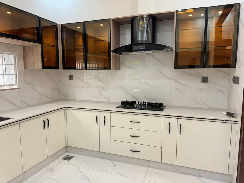 10 Marla Designer House Fore Sale Talha Block Bahria Town Lahore 21