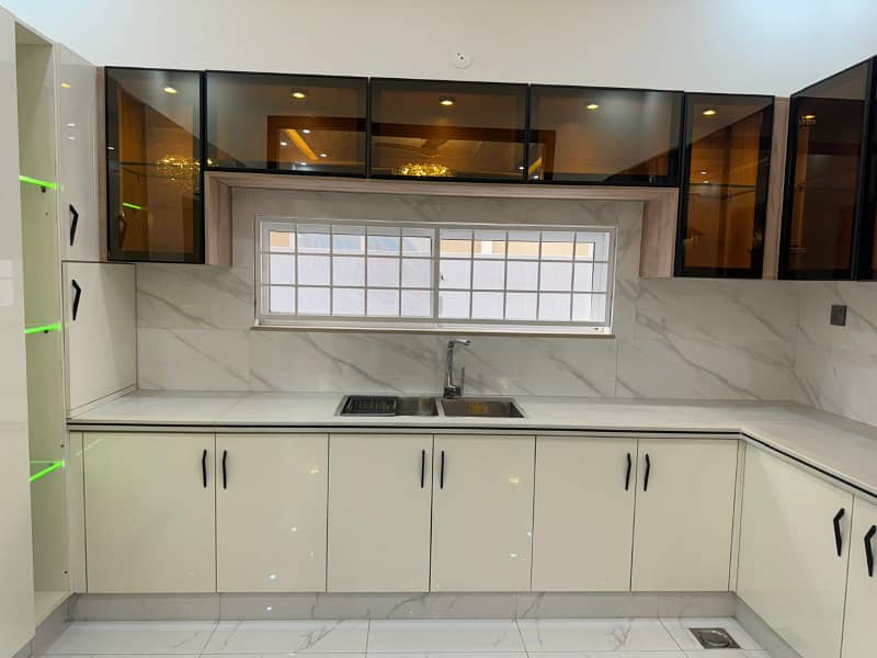 10 Marla Designer House Fore Sale Talha Block Bahria Town Lahore 25
