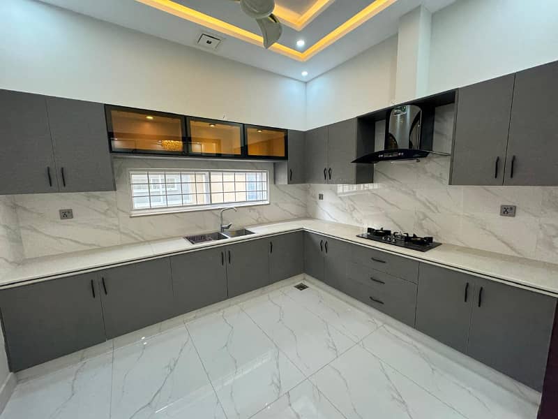 10 Marla Designer House Fore Sale Talha Block Bahria Town Lahore 36