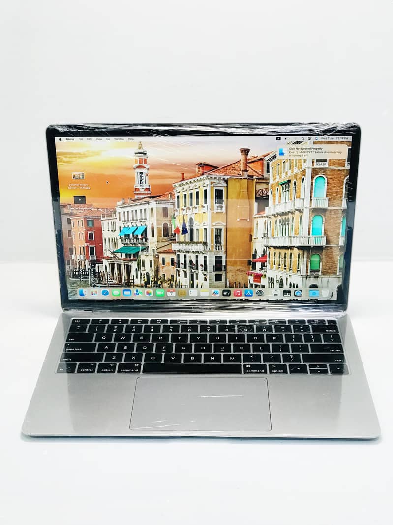 APPLE MACBOOK AIR MI CHIP AVAILABLE FOR SALE 0