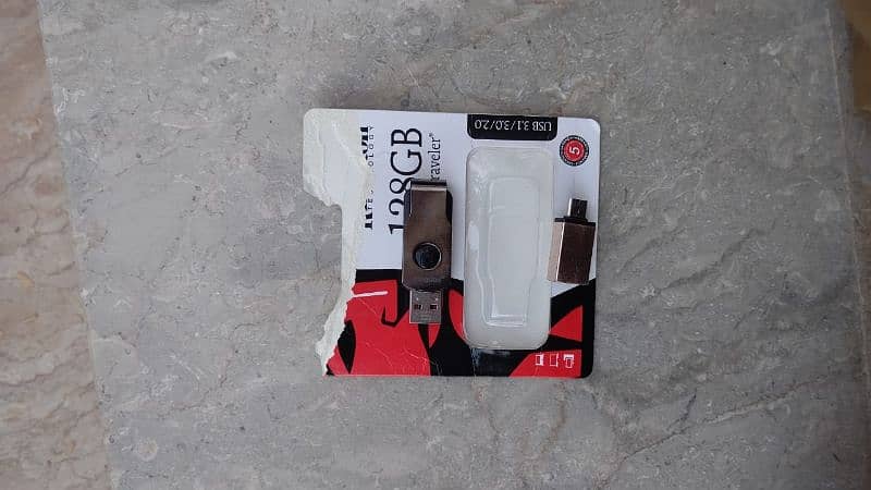 128gb USB Kingston original with box and free OTG and high speed 4