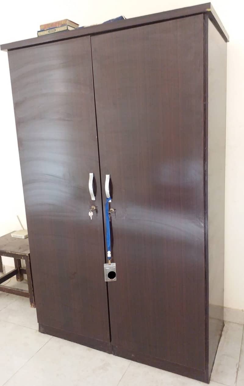 Double door Cupboard 0