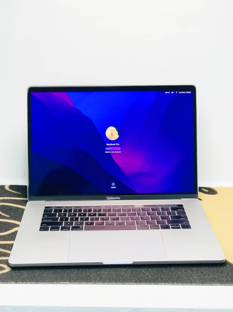 APPLE MACBOOK PRO 2016 15'' DISPLAY 0
