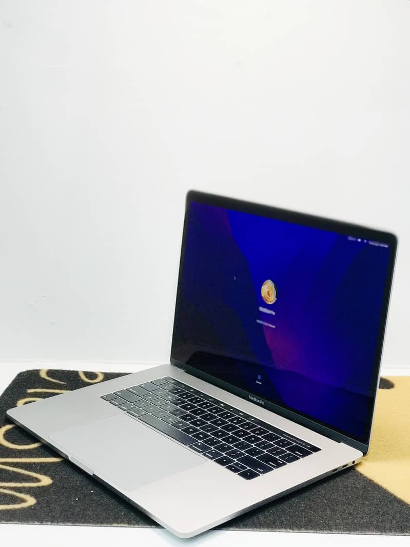 APPLE MACBOOK PRO 2016 15'' DISPLAY 1