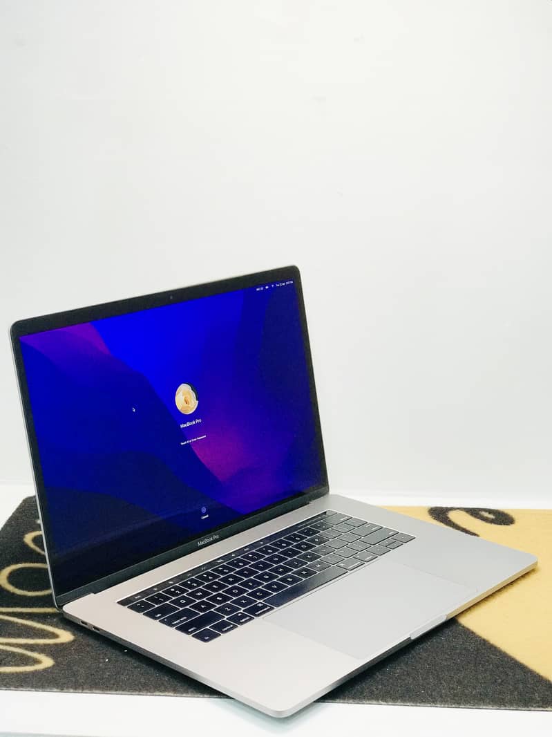 APPLE MACBOOK PRO 2016 15'' DISPLAY 2