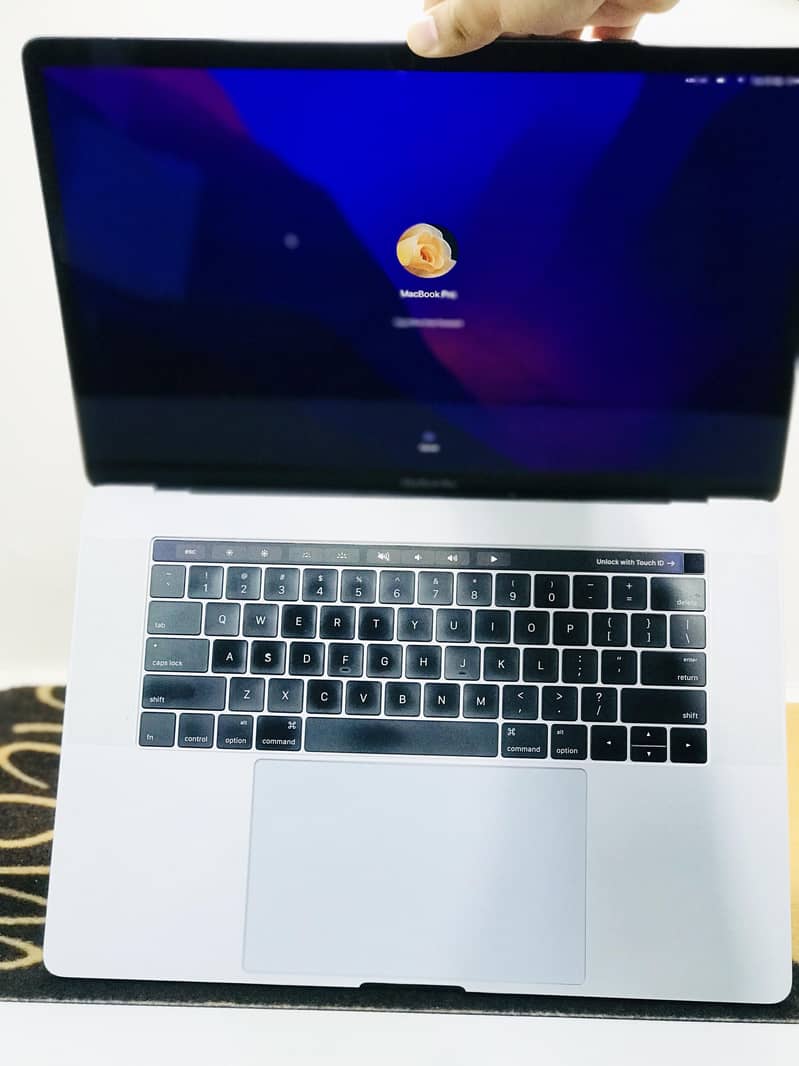 APPLE MACBOOK PRO 2016 15'' DISPLAY 3