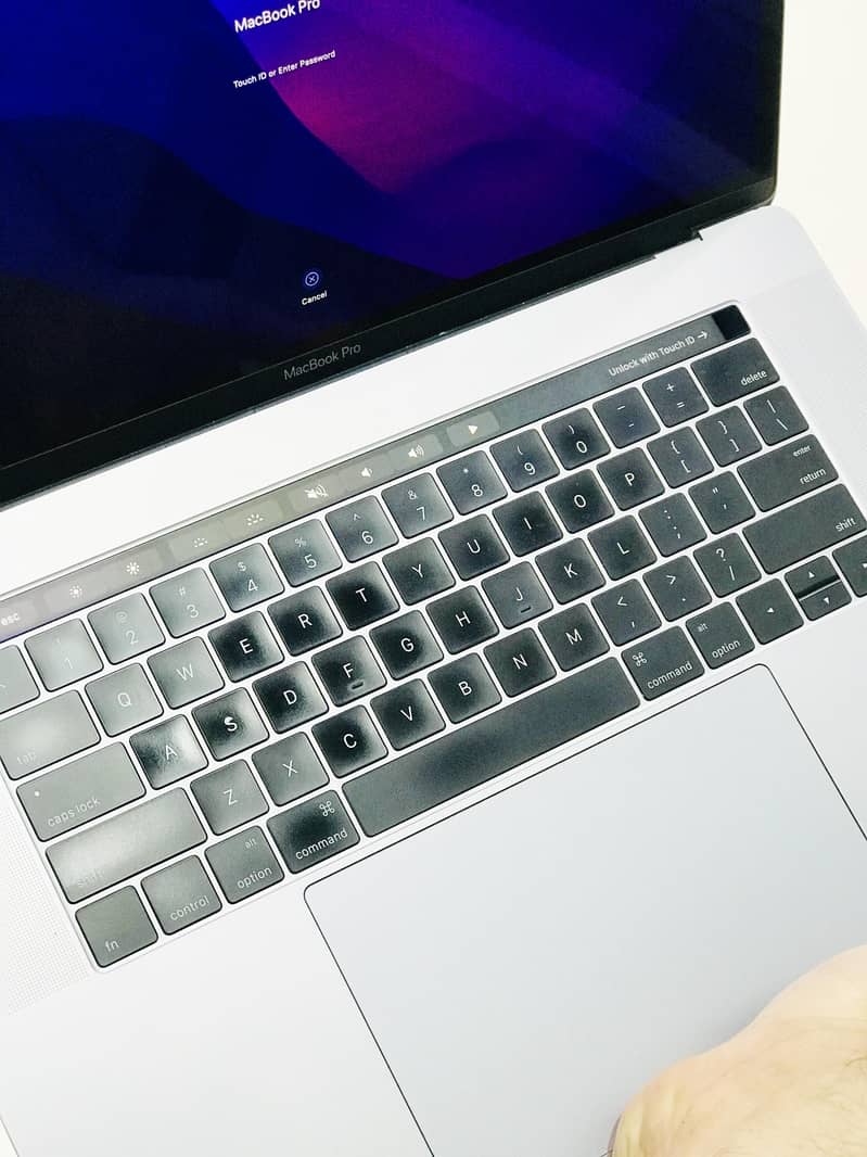 APPLE MACBOOK PRO 2016 15'' DISPLAY 5